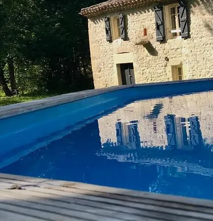 Сasa de vacaciones De Charme Avec Piscine Montpezat-de-Quercy