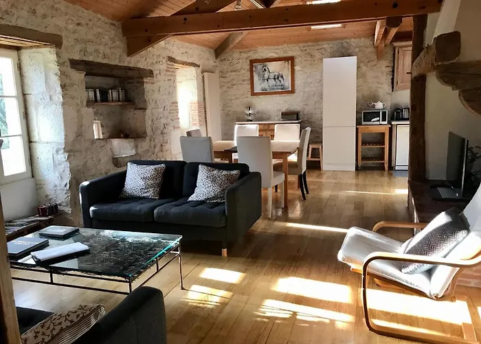 De Charme Avec Piscine Hébergement de vacances Montpezat-de-Quercy