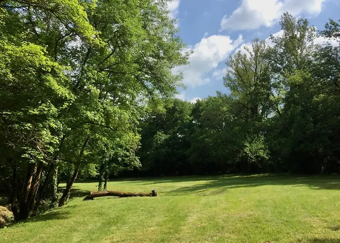 Hébergement de vacances De Charme Avec Piscine Montpezat-de-Quercy